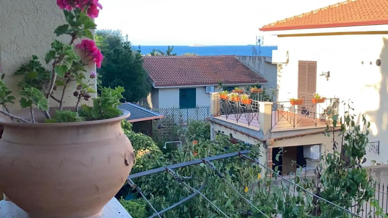 Holiday home A Casa Di Eugenio Villa Carini Italy