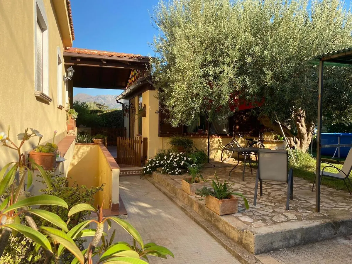 A Casa Di Eugenio Villa Carini 0*,  Italy